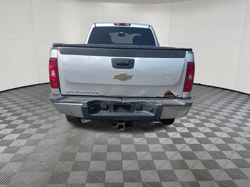 Used 2011 Chevrolet Silverado 2500 LT w/ Interior Plus Package AWD/4WD image 4