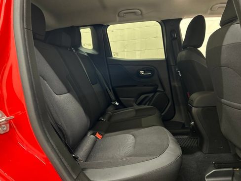 Used 2023 Jeep Renegade Trailhawk AWD/4WD image 9