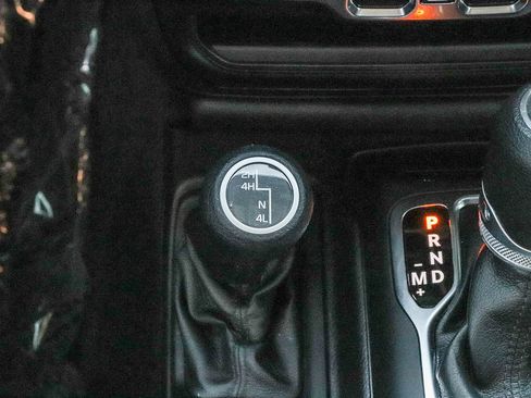 Used 2021 Jeep Gladiator Sport AWD/4WD image 25