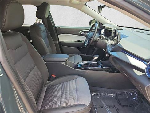 Used 2025 Chevrolet Trax LT w/ Driver Confidence Package FWD image 26