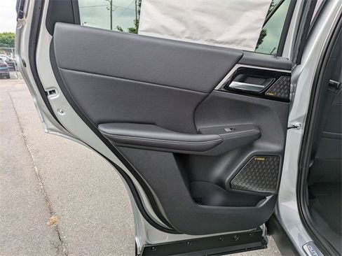 New 2025 Mitsubishi Outlander SE image 26