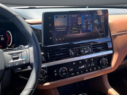New 2026 Nissan Pathfinder Platinum AWD/4WD image 6