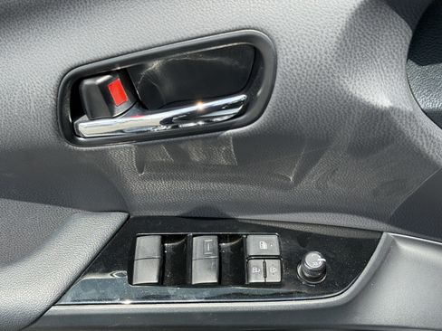 Certified 2022 Toyota Prius LE FWD image 26