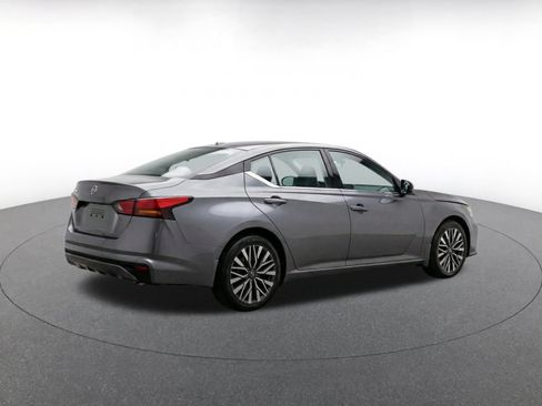 Used 2026 Nissan Altima 2.5 SV FWD image 9