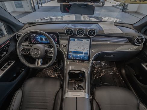 Certified 2024 Mercedes-Benz GLC 300 4MATIC image 8