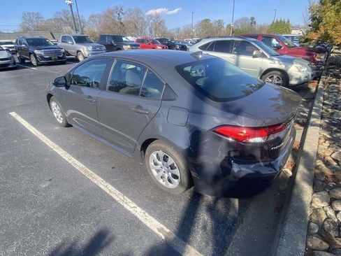 Used 2024 Toyota Corolla LE image 4