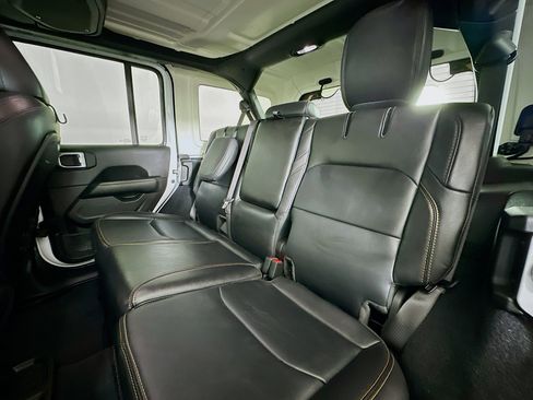 Used 2024 Jeep Wrangler Sahara image 26