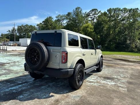 Used 2025 Ford Bronco Outer Banks AWD/4WD image 3