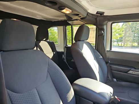 Used 2016 Jeep Wrangler Unlimited Sport w/ Quick Order Package 24S AWD/4WD image 12