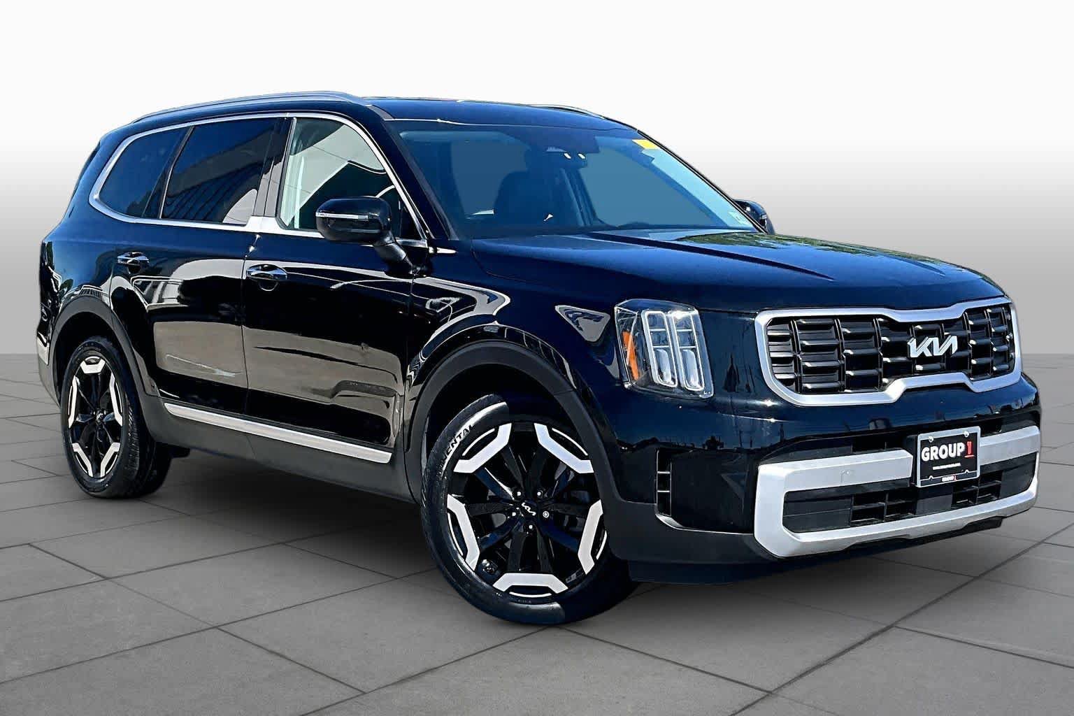 Used 2024 Kia Telluride S AWD/4WD image 3