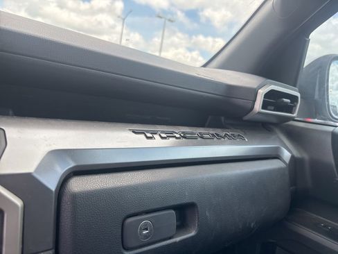 Used 2024 Toyota Tacoma TRD Off-Road image 8