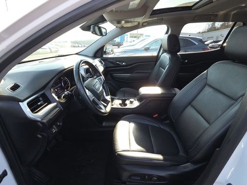 Used 2023 GMC Acadia SLT w/ Trailering Package image 15