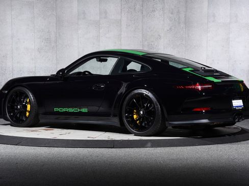 Used 2016 Porsche 911 R RWD image 3