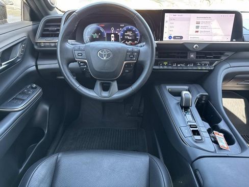 Certified 2023 Toyota Crown Limited image 23