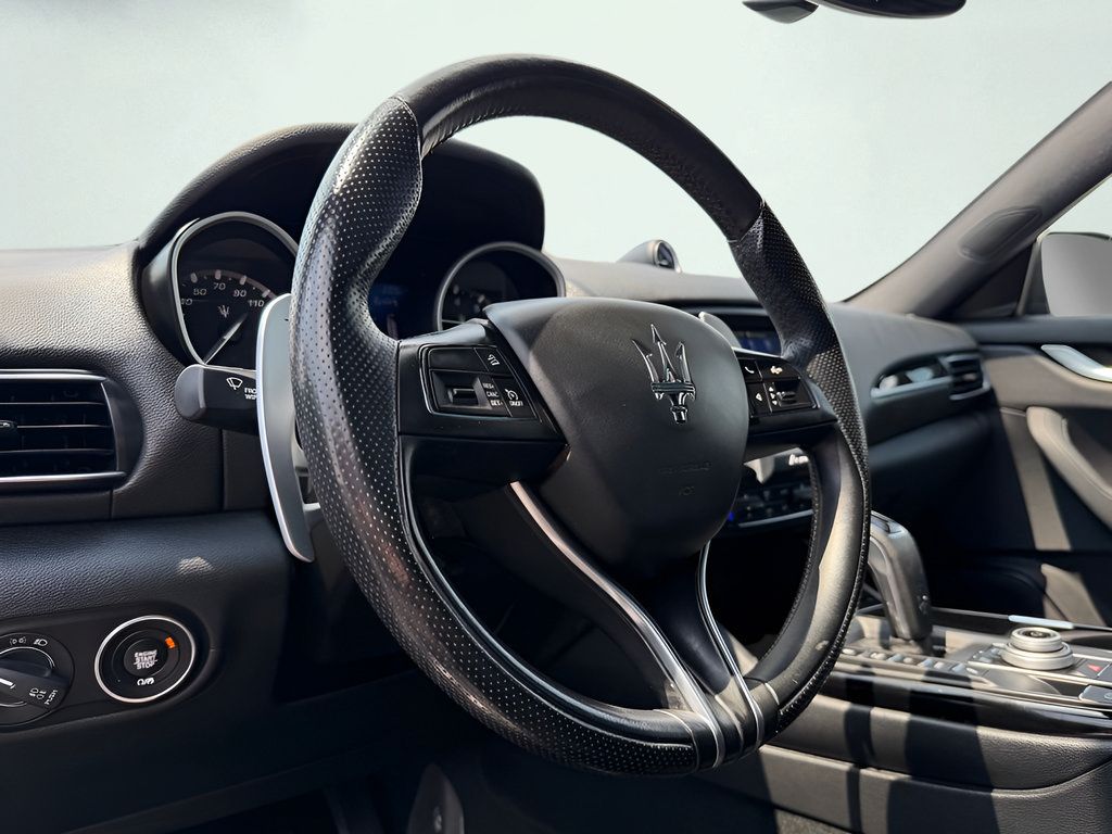 Used 2020 Maserati Levante AWD/4WD image 35