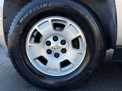 Used 2007 Chevrolet Suburban LT w/ LT Preferred Equipment Group AWD/4WD image 47