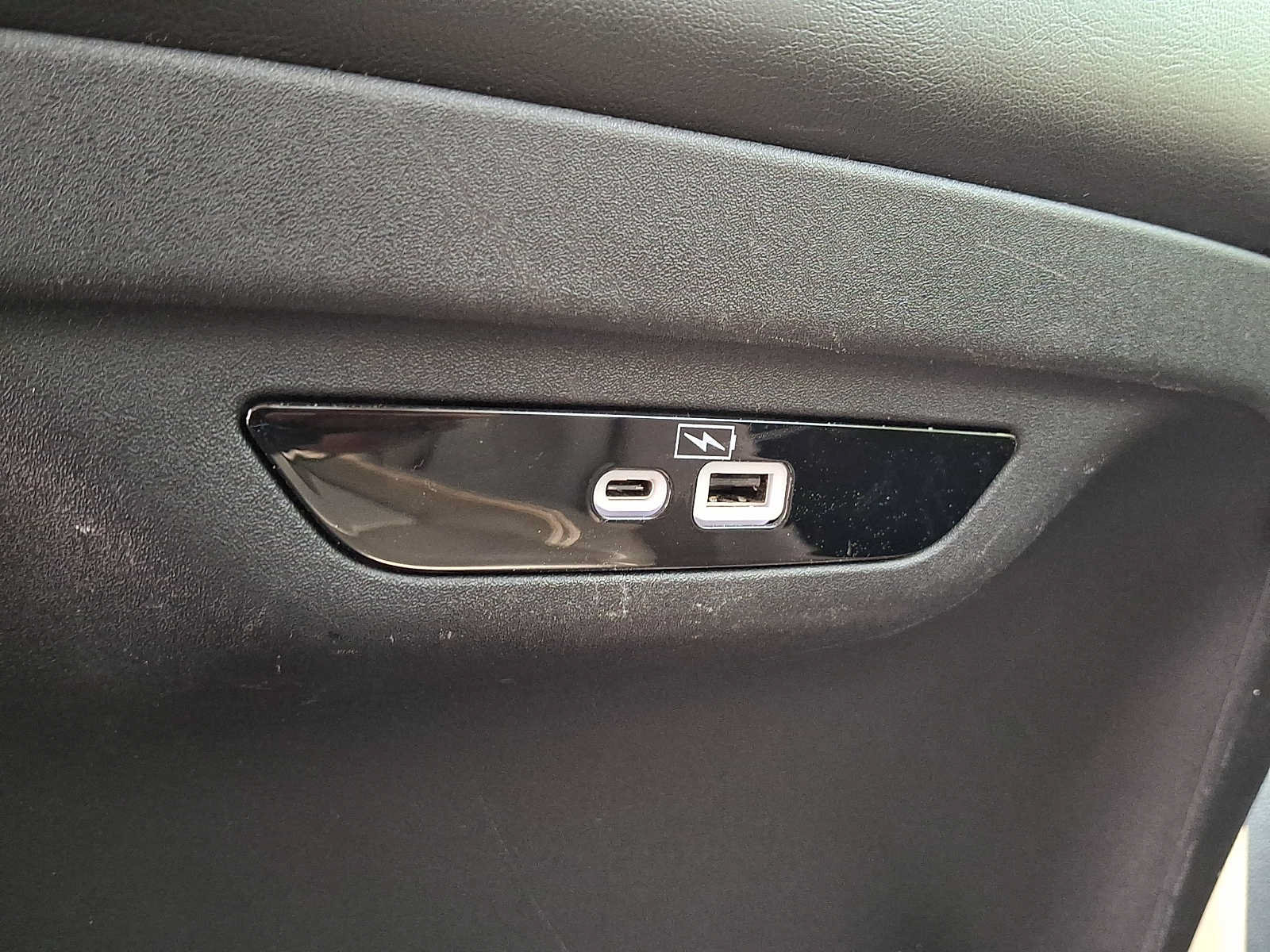 Used 2023 Chrysler Pacifica Touring-L FWD image 12