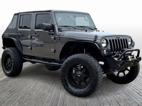 Used 2016 Jeep Wrangler Unlimited Sahara image 11