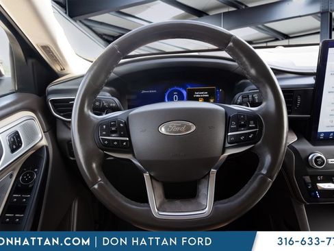 Used 2020 Ford Explorer Platinum w/ Premium Technology Package AWD/4WD image 6