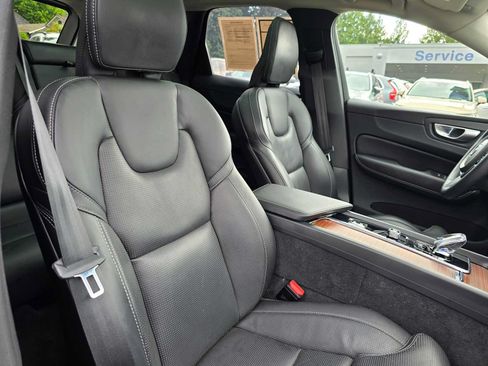 Certified 2023 Volvo XC60 T8 Ultimate w/ Climate Package AWD/4WD image 11
