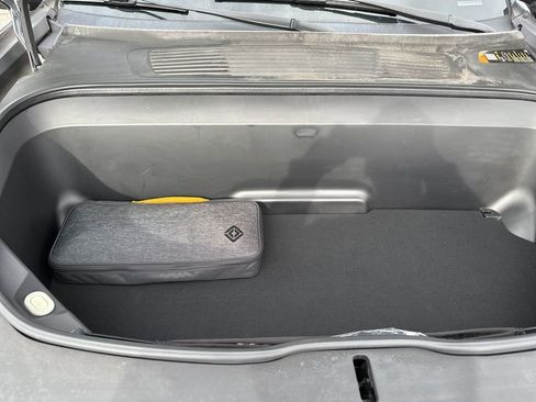 Used 2023 Rivian R1S Adventure image 18