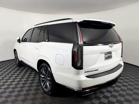 Used 2022 Cadillac Escalade Sport Platinum w/ Heavy-Duty Trailer Package AWD/4WD image 20