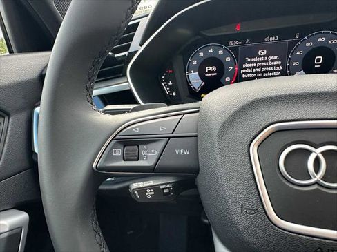 New 2025 Audi Q3 2.0T Premium image 34