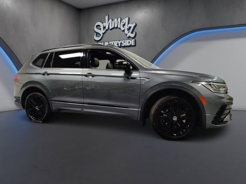 Certified 2022 Volkswagen Tiguan SE R-Line image 4