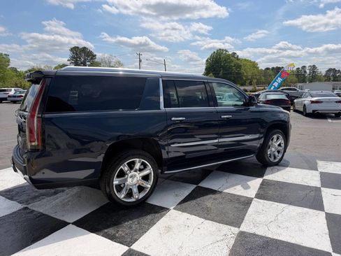 Used 2020 Cadillac Escalade ESV Luxury RWD image 6