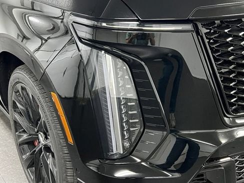 New 2026 Cadillac Escalade V w/ LPO, ONYX Package AWD/4WD image 10
