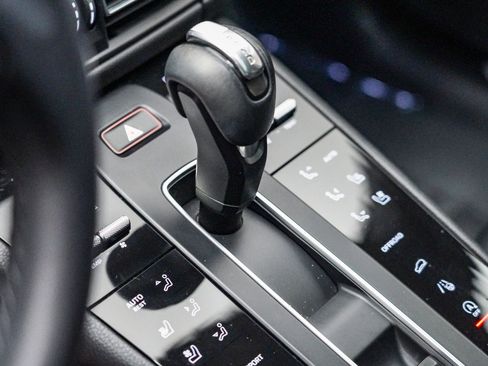 Used 2022 Porsche Macan S image 25