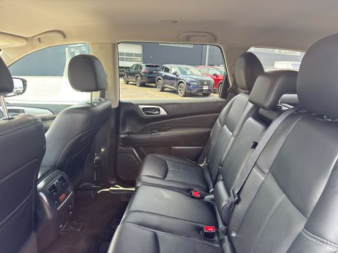 Used 2017 Nissan Pathfinder SL w/ SL Tech Package AWD/4WD image 32