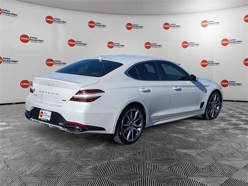 Used 2022 Genesis G70 3.3T image 5