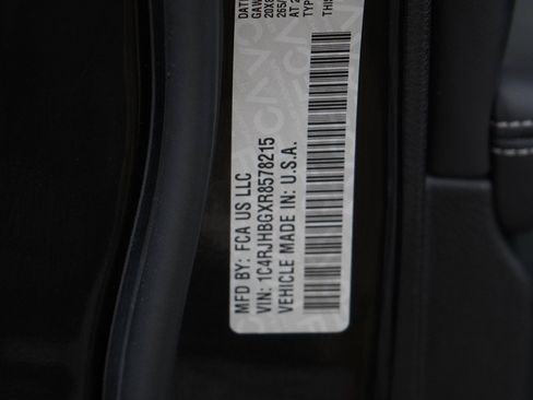 Used 2024 Jeep Grand Cherokee Limited w/ Black Appearance Package AWD/4WD image 28
