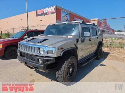 Used 2005 HUMMER H2 SUT w/ Chrome Appearance Package AWD/4WD image 3