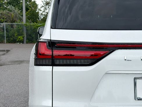 Used 2026 Lexus LX 600 4WD w/ Luxury Package image 10