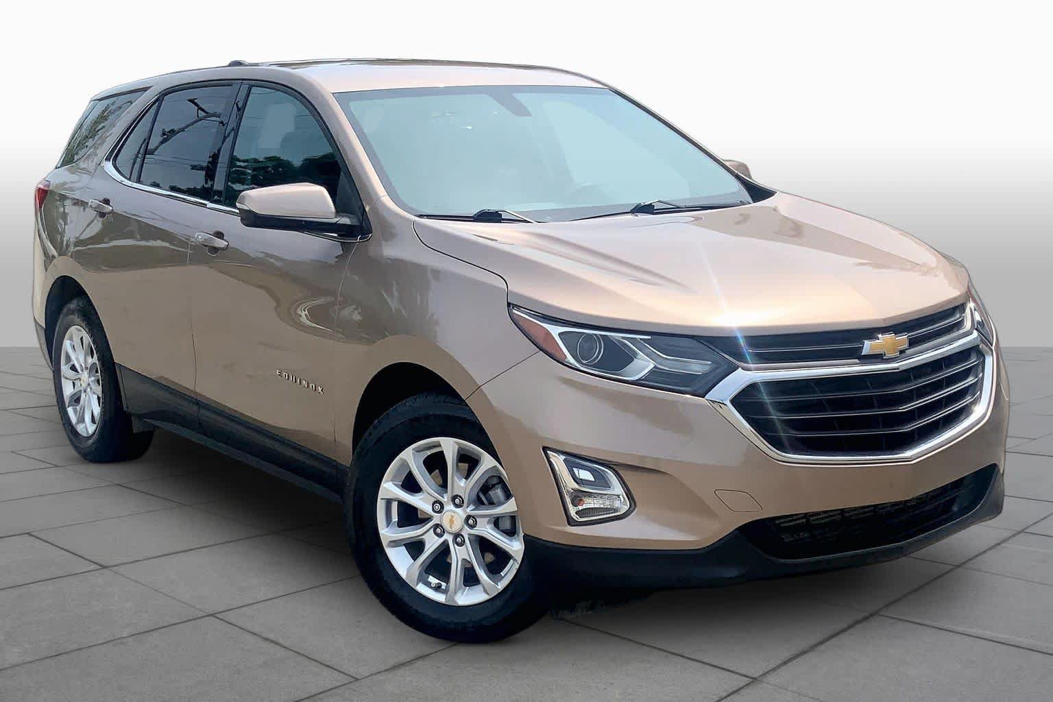 Used 2018 Chevrolet Equinox LT FWD image 2