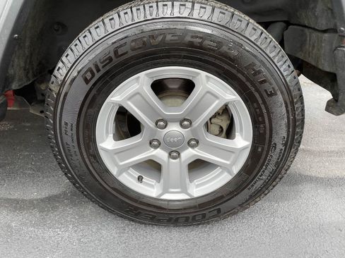 Used 2019 Jeep Wrangler Unlimited Sport S AWD/4WD image 26