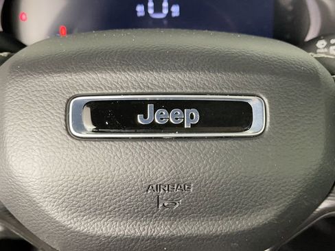 New 2025 Jeep Grand Cherokee L Laredo image 25