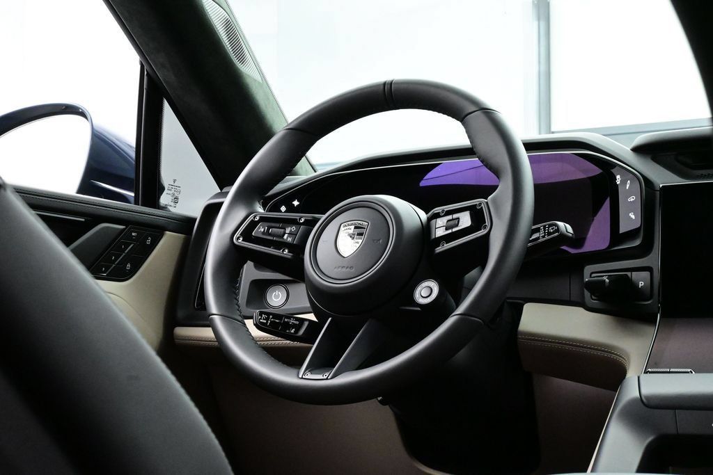 Certified 2026 Porsche Cayenne Turbo AWD/4WD image 21