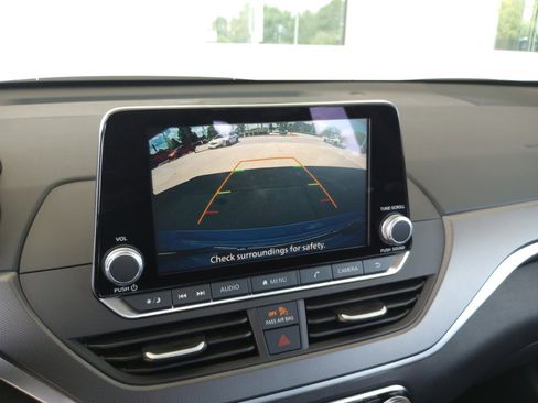 New 2025 Nissan Altima 2.5 SR image 18