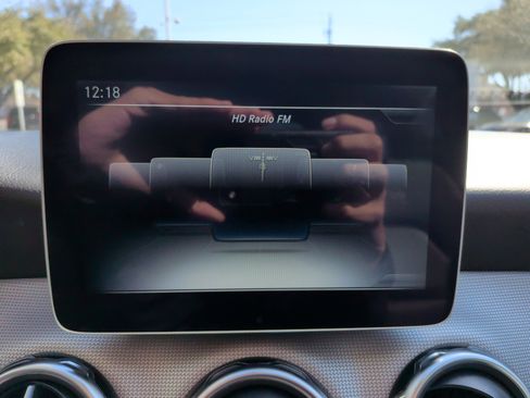 Used 2018 Mercedes-Benz GLA 250 4MATIC image 23