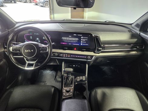 Used 2025 Hyundai Venue SEL FWD image 16