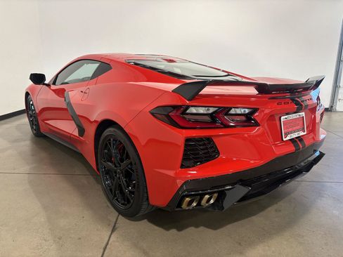 Used 2022 Chevrolet Corvette Stingray Preferred Cpe w/ Z51 Performance Package RWD image 6