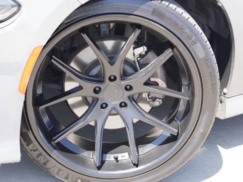 Used 2019 Dodge Charger R/T RWD image 11