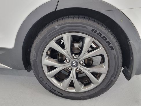 Used 2018 Hyundai Santa Fe Sport FWD image 11