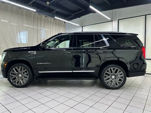 Used 2025 GMC Yukon Denali AWD/4WD image 8