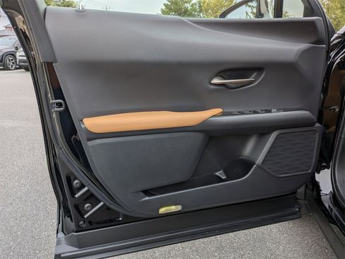 Used 2023 Lexus UX 250h FWD w/ Premium Package image 12