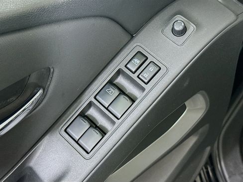 Used 2024 Nissan Frontier SV RWD image 15