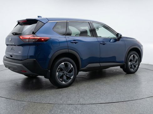 Used 2025 Nissan Rogue SV AWD/4WD image 9